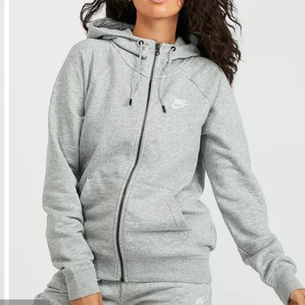 Nike essentials zip up hoodie